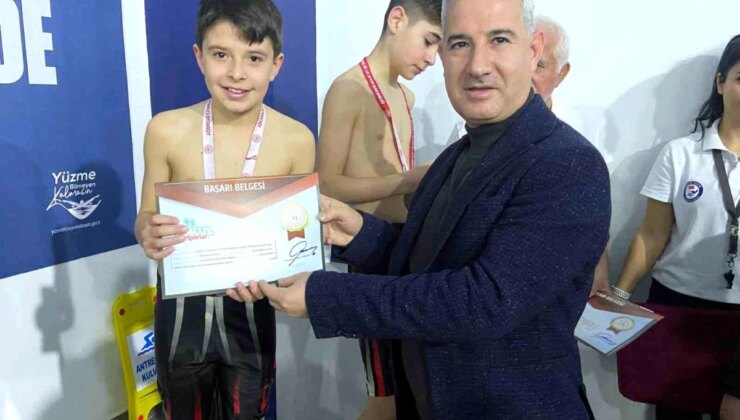 Yeşilyurt Belediyesi Yakınca Yarı Olimpik Yüzme Havuzu Okullar Arası Yüzme Şampiyonasına Ev Sahipliği Yaptı