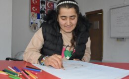Zihinsel Engelli Öğrenci Zehra Atar, Resim Yeteneğiyle Dikkat Çekiyor