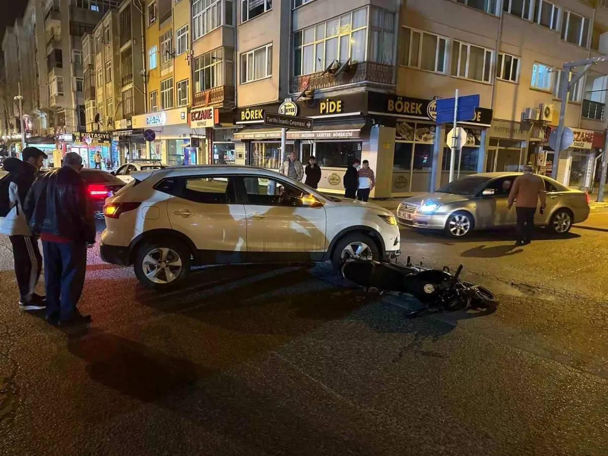 Tekirdağ’da Motosiklet ve Otomobil Çarpıştı