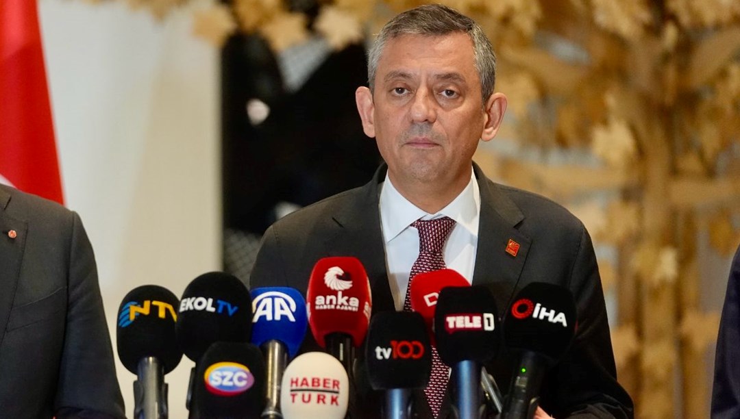 Özgür Özel Saraçhane’de bayramlaştı